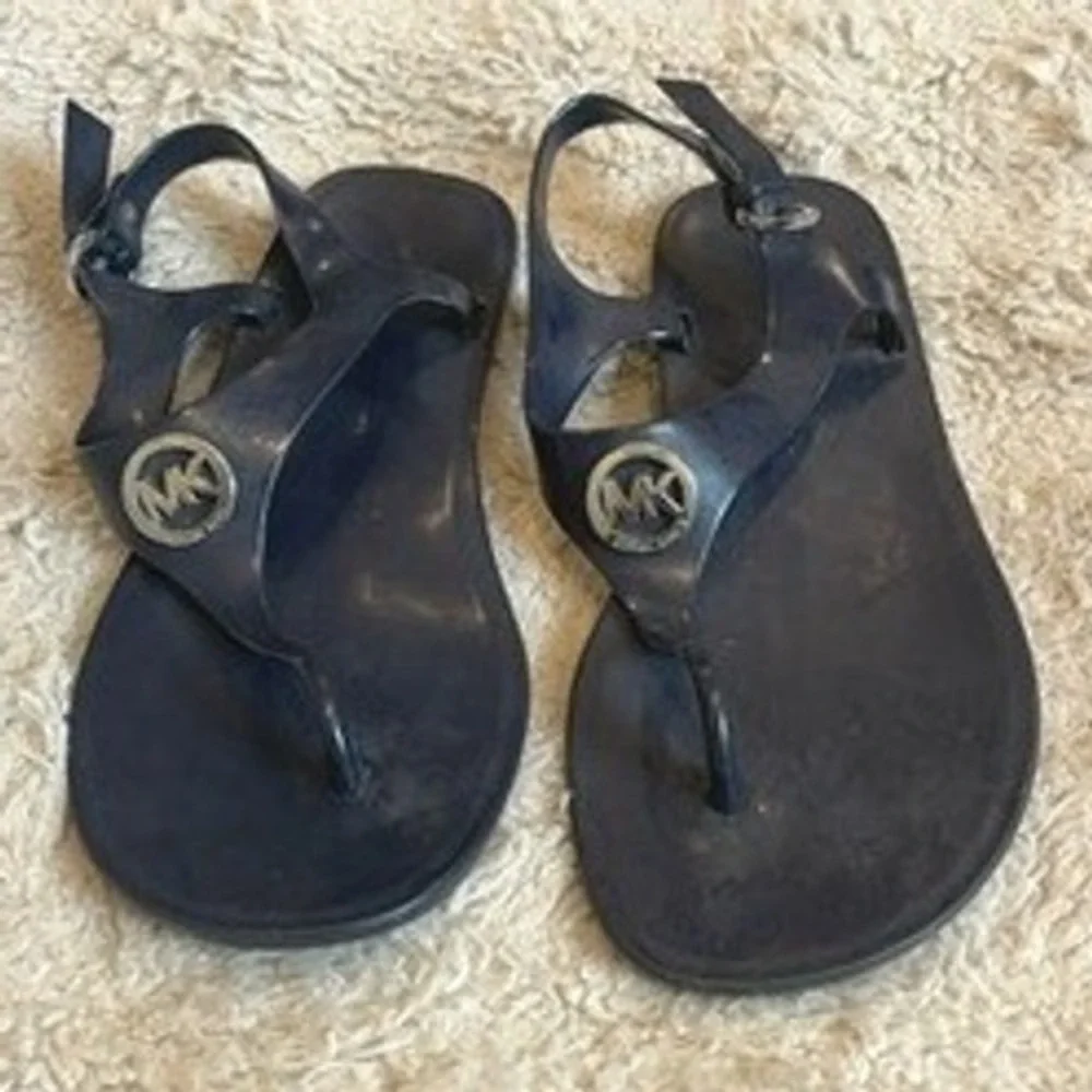 Michael Kors black Jelly Sandals Silver MK Logo Thong Slingback 7M RD15L